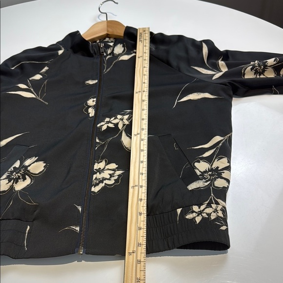 Saltwater LUXE Black and Cream Bomber Jacket with Floral Print Size Small - Picture 6 of 9